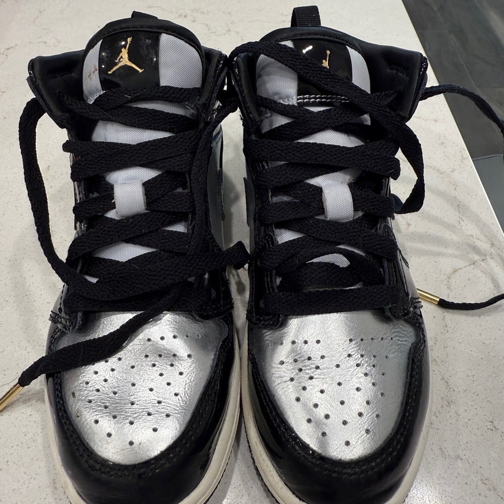 Nike Kids Sneakers Black and Metallic Silver